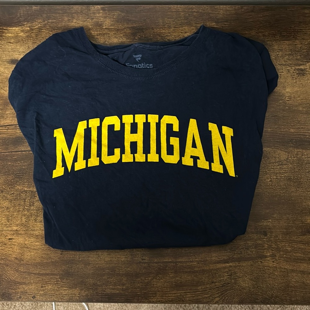 Women’s Michigan t shirt size L